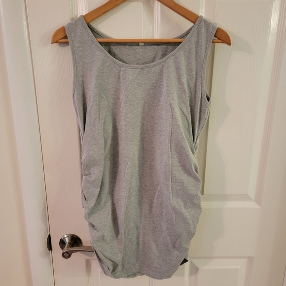 Tops - Sleeveless Maternity Shirt